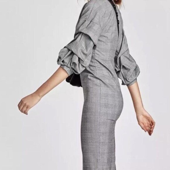 Zara Checkered Ruched Midi Dress - Picture 5 of 5